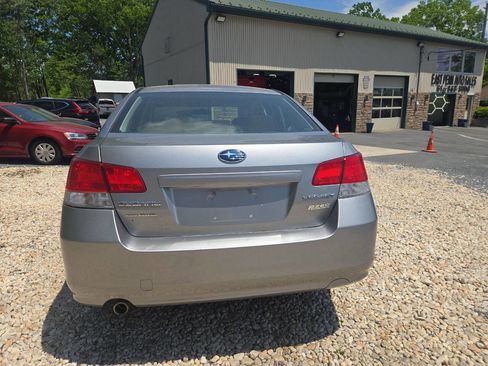 Used 2011 Subaru Legacy 2.5i Premium AWD/4WD image 5