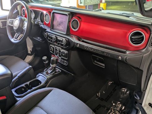 Used 2023 Jeep Wrangler Unlimited Rubicon AWD/4WD image 29