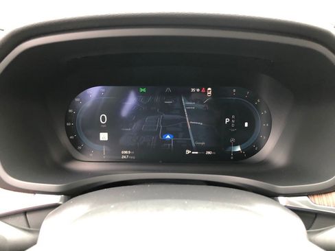 Used 2025 Volvo V60 B5 Cross Country Plus image 19