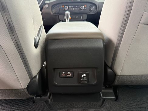 Used 2022 Nissan Frontier SV RWD image 21