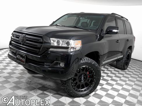 Used 2017 Toyota Land Cruiser image 1