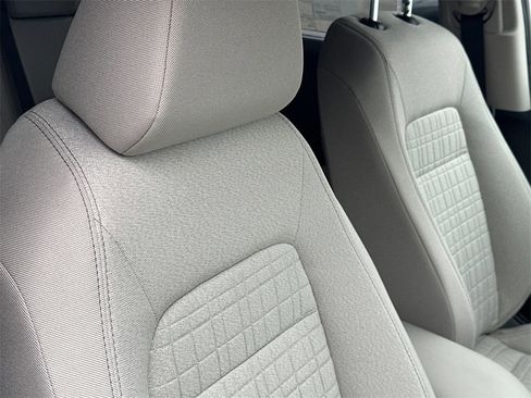 New 2026 Honda HR-V LX image 9