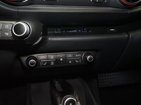 Used 2019 Ferrari 812 Superfast RWD image 17