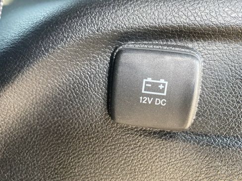 Used 2023 Jeep Grand Cherokee L Laredo image 17