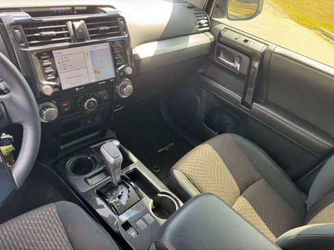 Used 2020 Toyota 4Runner TRD Off-Road image 32