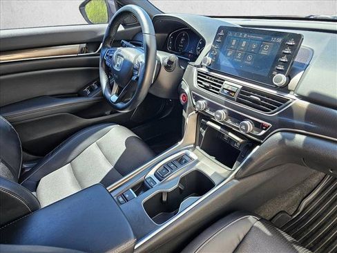 Used 2018 Honda Accord Sport image 11