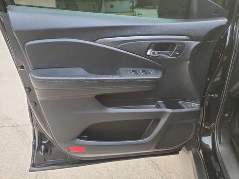 Used 2021 Honda Pilot Special Edition image 12