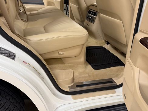 Used 2013 Lexus LX 570 4WD w/ Luxury Pkg w/Pre-crash image 22