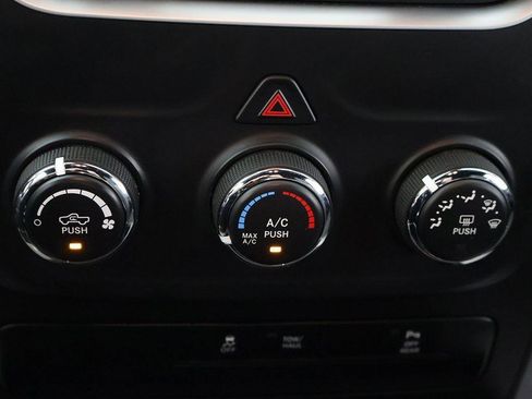 Used 2023 RAM 1500 Classic Warlock image 40