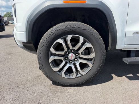 Used 2024 GMC Canyon AT4 w/ AT4 Premium Package AWD/4WD image 18