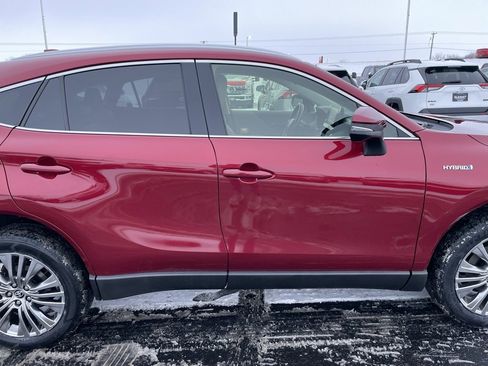 Used 2021 Toyota Venza XLE image 26