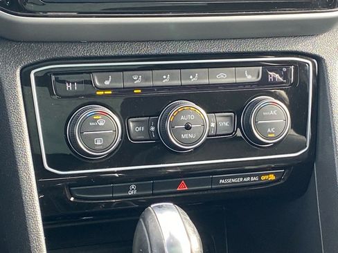 Used 2022 Volkswagen Atlas Cross Sport SEL R-Line image 9