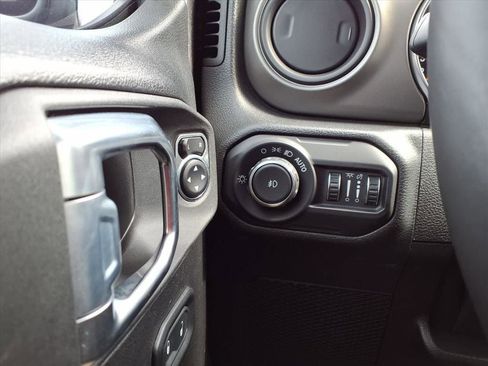 Used 2022 Jeep Wrangler Willys image 17