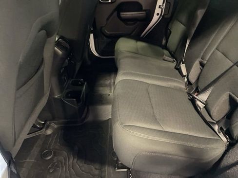 Used 2021 Jeep Wrangler Unlimited Willys image 31