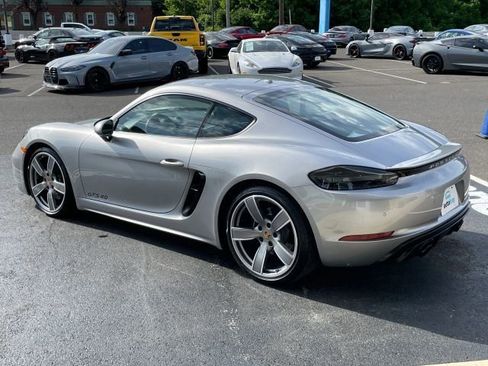 Used 2022 Porsche 718 Cayman GTS RWD image 8