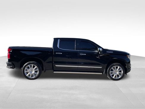 Certified 2025 Chevrolet Silverado 1500 High Country image 3
