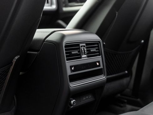 New 2026 Porsche Cayenne image 36