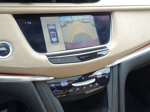 Used 2017 Cadillac XT5 Platinum image 19