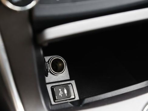 Used 2016 Toyota Camry LE image 24