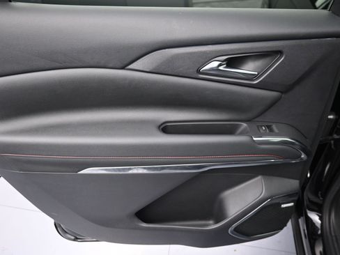 Used 2024 Chevrolet Traverse RS FWD image 30