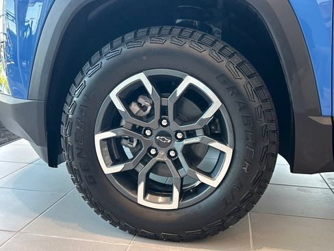 New 2026 Chevrolet Equinox ACTIV w/ Convenience Package III AWD/4WD image 26