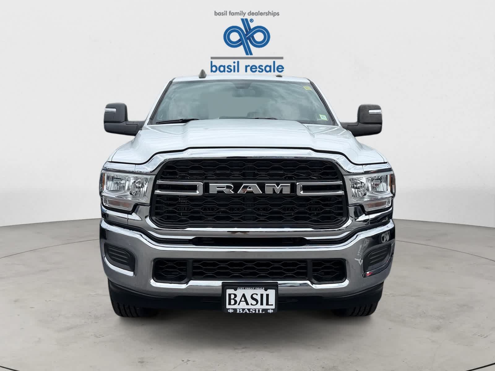 Used 2024 RAM 2500 Tradesman w/ Chrome Appearance Group AWD/4WD image 10