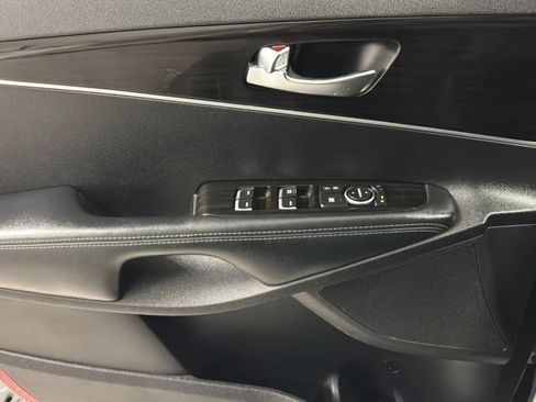 Used 2020 Kia Sorento L FWD image 16