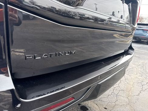 Used 2025 Ford Expedition Platinum w/ Stealth Appearance Package image 11