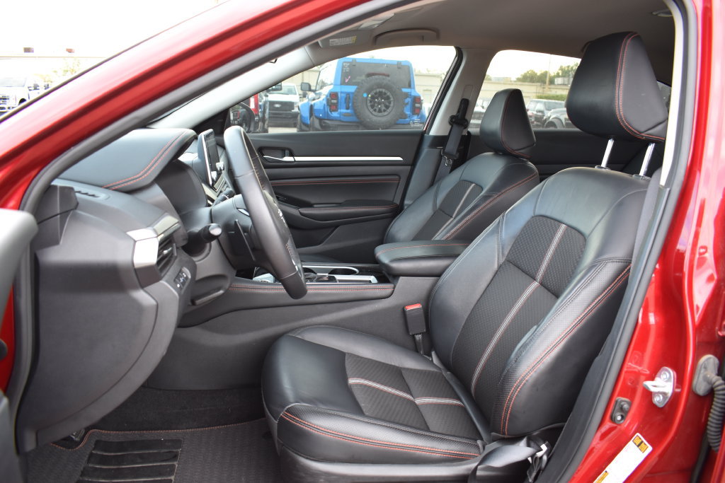 Used 2023 Nissan Altima 2.5 SR FWD image 7