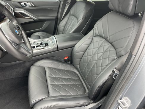 Used 2025 BMW X6 xDrive40i w/ Climate Comfort Package image 18