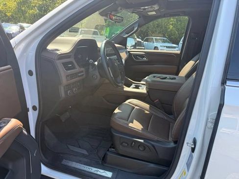 Used 2024 Chevrolet Suburban High Country AWD/4WD image 19