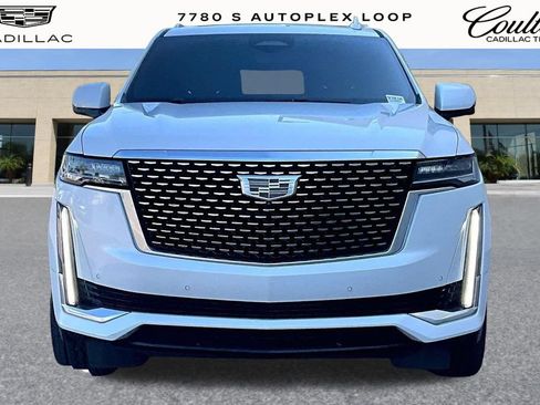 Used 2022 Cadillac Escalade Premium Luxury AWD/4WD image 3