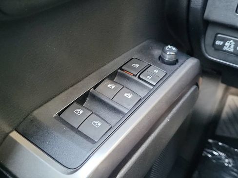 Used 2023 Toyota Tacoma SR5 AWD/4WD image 19
