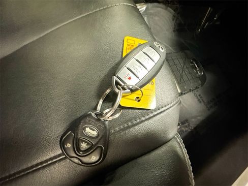 Used 2017 INFINITI Q60 w/ Premium Plus Package 2.0T image 40