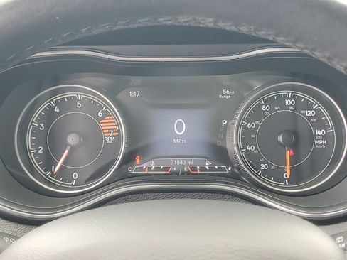 Used 2019 Jeep Cherokee Limited FWD image 16
