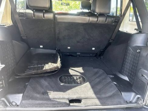 Used 2016 Jeep Wrangler Unlimited Rubicon AWD/4WD image 15