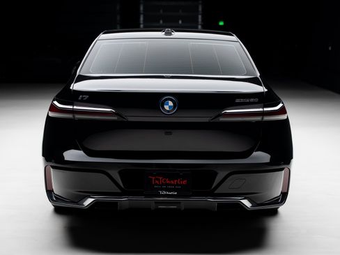 Used 2024 BMW i7 eDrive50 w/ M Sport Package image 26