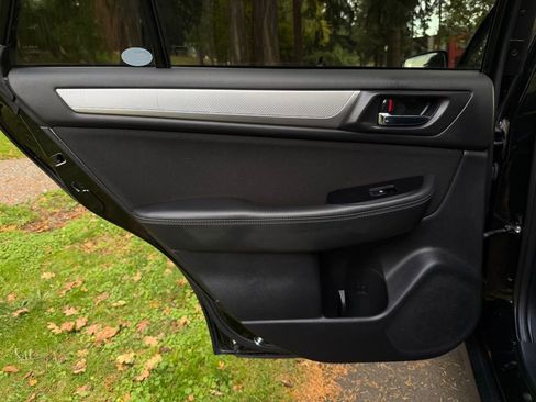 Used 2018 Subaru Outback 2.5i Premium image 22