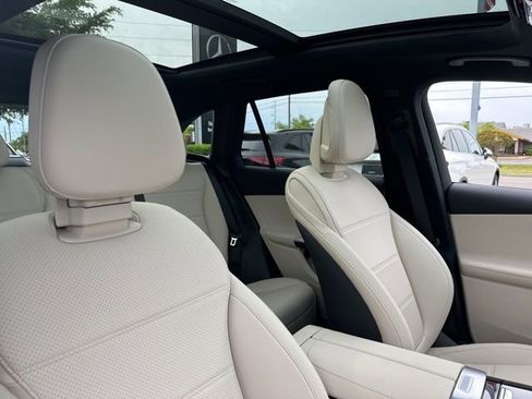 New 2026 Mercedes-Benz GLC 300 4MATIC image 31