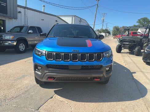 Used 2026 Jeep Compass Trailhawk w/ Sun, Sound & Navigation Group AWD/4WD image 4