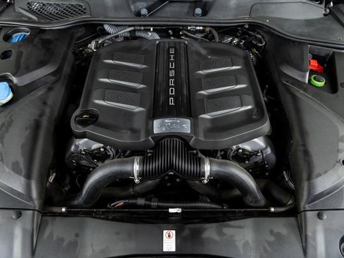 Used 2015 Porsche Cayenne S image 35