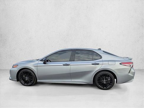 Used 2020 Toyota Camry SE image 9