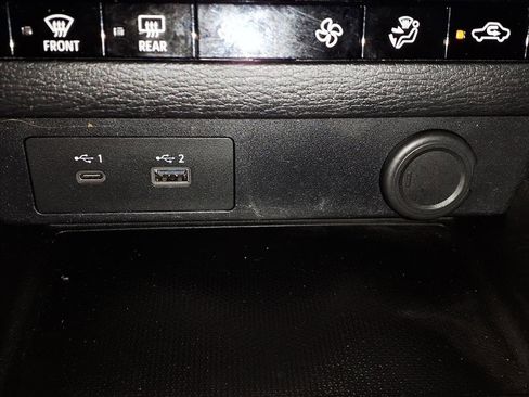 Used 2023 Mitsubishi Outlander SE image 24