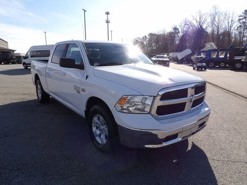 Used 2021 RAM 1500 Classic SLT image 11