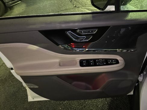 Certified 2022 Lincoln Corsair Reserve w/ Equipment Group 201A image 11