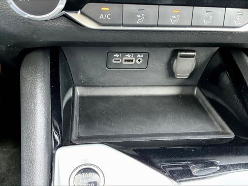 Used 2024 Nissan Altima 2.5 SV image 16