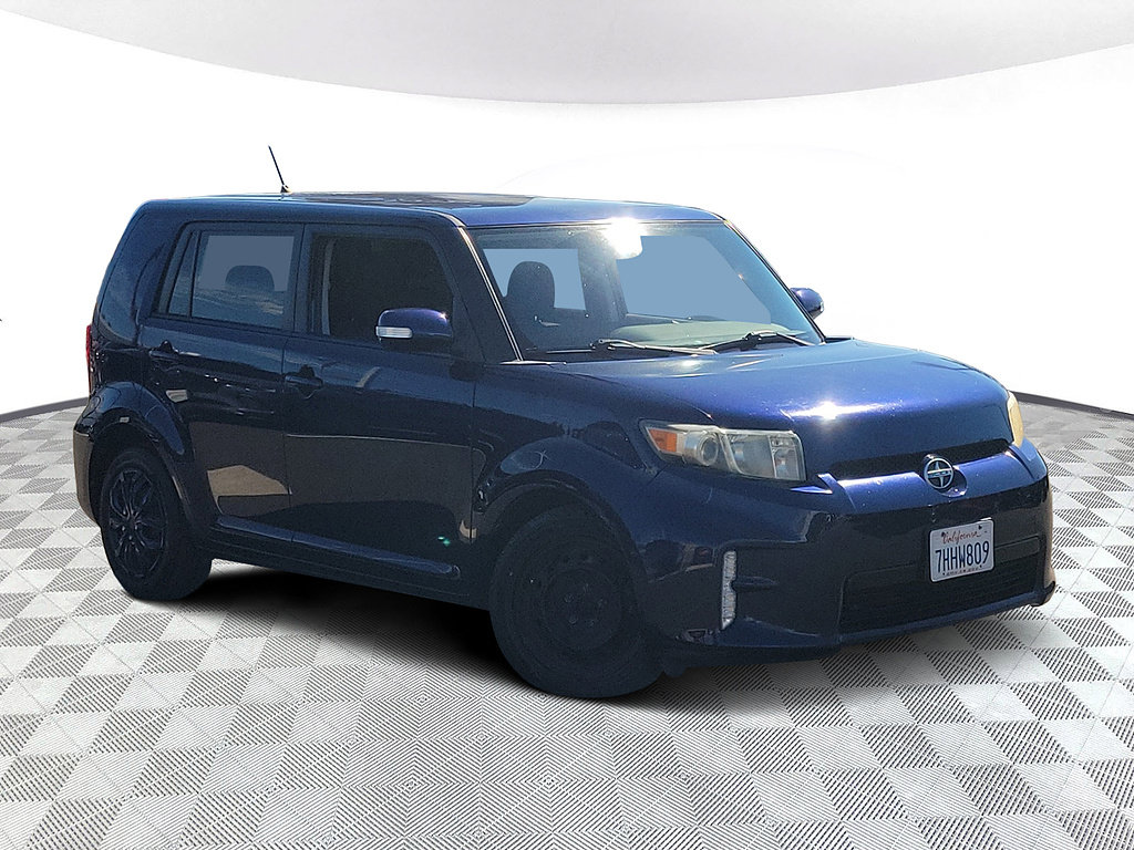 Used 2014 Scion xB FWD image 1