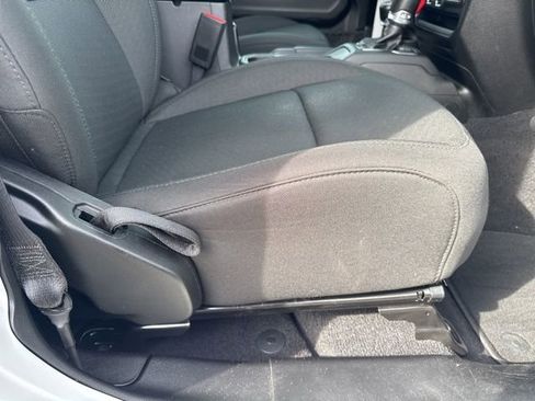 Used 2022 Jeep Wrangler Unlimited Sport image 27