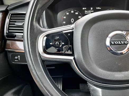 Used 2016 Volvo XC90 T6 Momentum w/ Momentum Plus Package AWD/4WD image 28