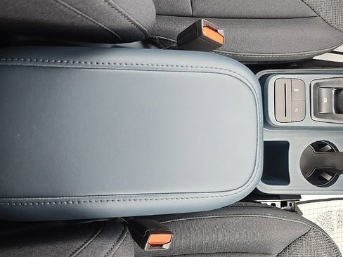 New 2025 Ford Maverick XL w/ Equipment Group 102A image 32